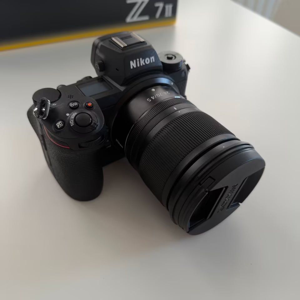 Nikon Z7II + NIKKOR Z 24-70mm f/4 S Kit