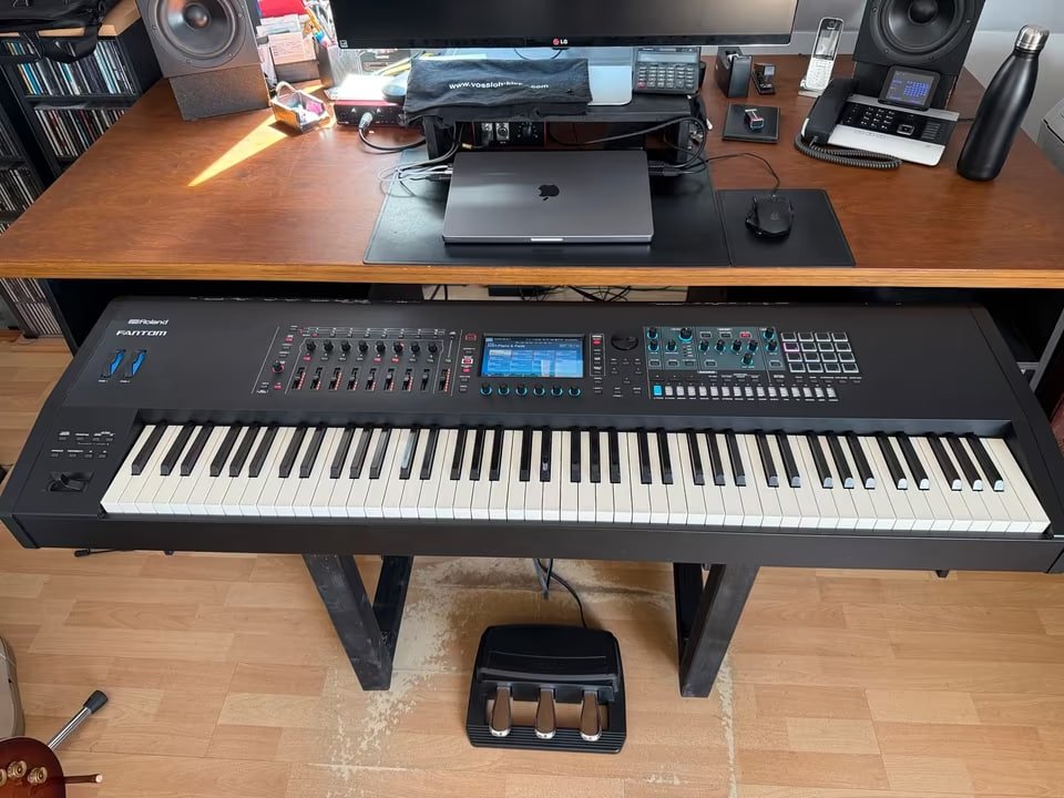 Roland FANTOM 8 EX