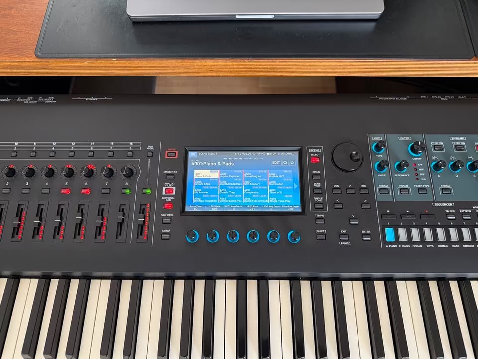 Roland FANTOM 8 EX
