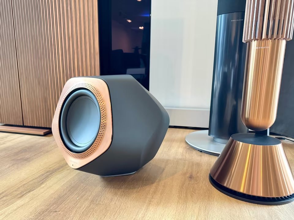 Bang & Olufsen BeoLab 19