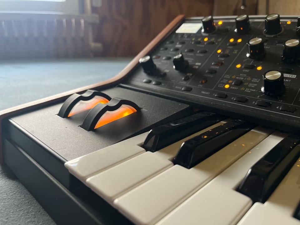 Moog Subsequent 37