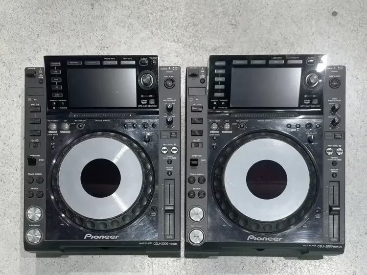 Pacchetto 2× Pioneer CDJ-2000NXS