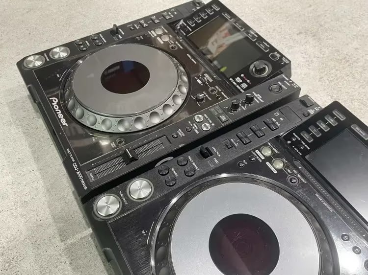 Pacchetto 2× Pioneer CDJ-2000NXS