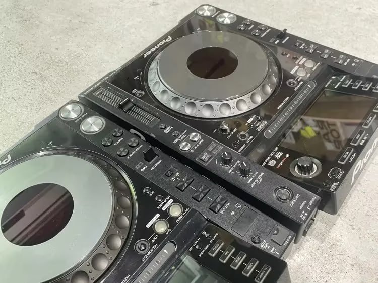 Pacchetto 2× Pioneer CDJ-2000NXS