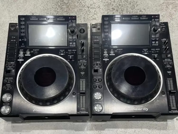Pioneer DJ CDJ-2000NXS2 x2