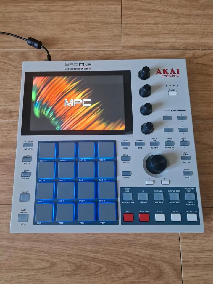 Akai MPC One Retro Edition
