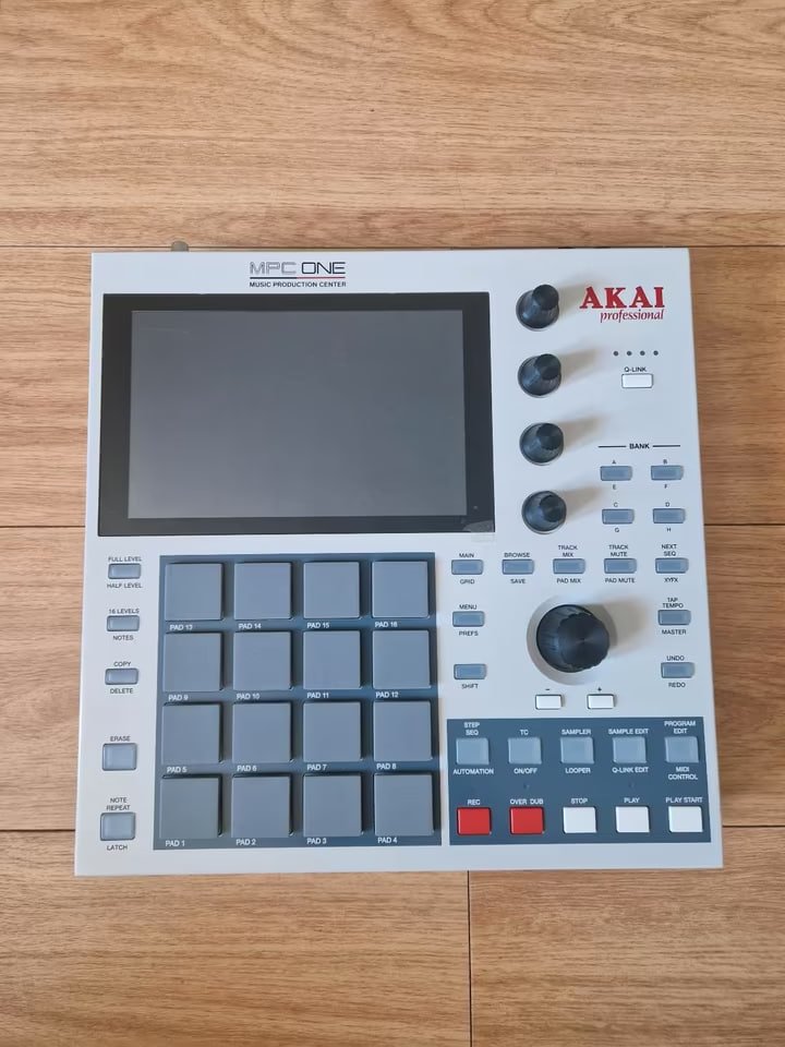 Akai MPC One Retro Edition