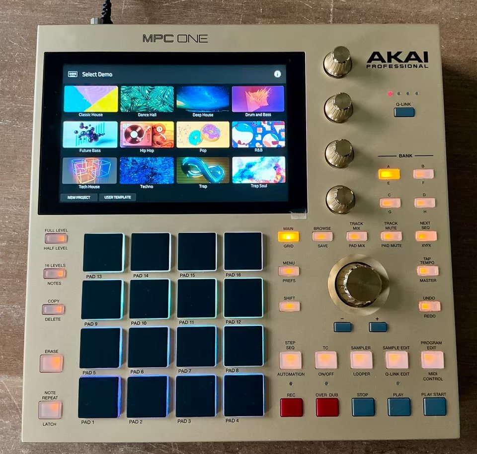 AKAI MPC One Gold Edition