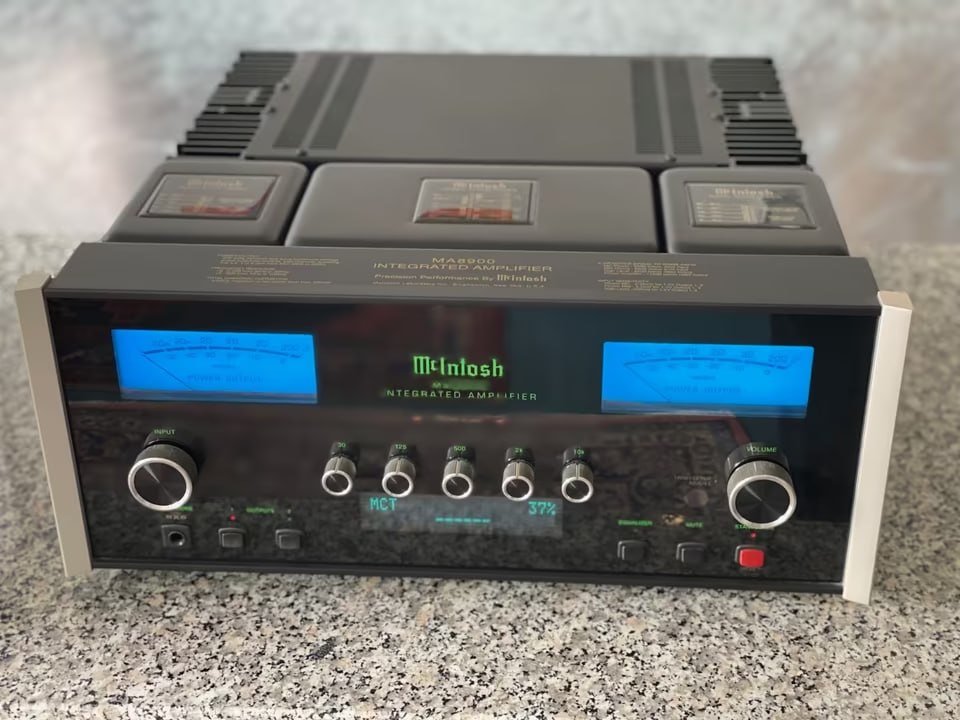 McIntosh MA8900