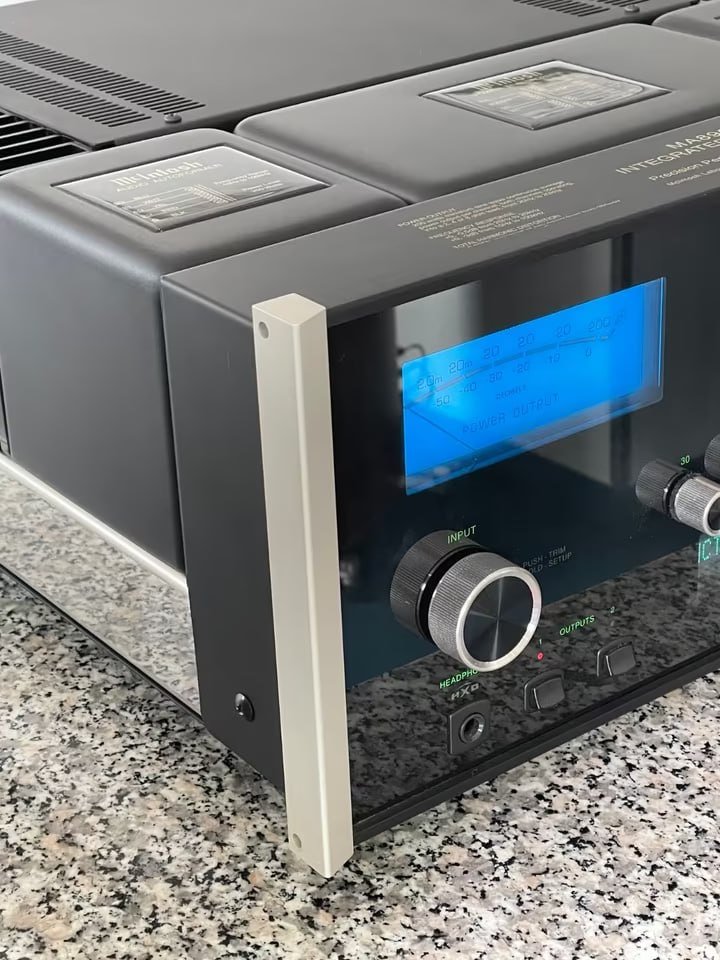McIntosh MA8900
