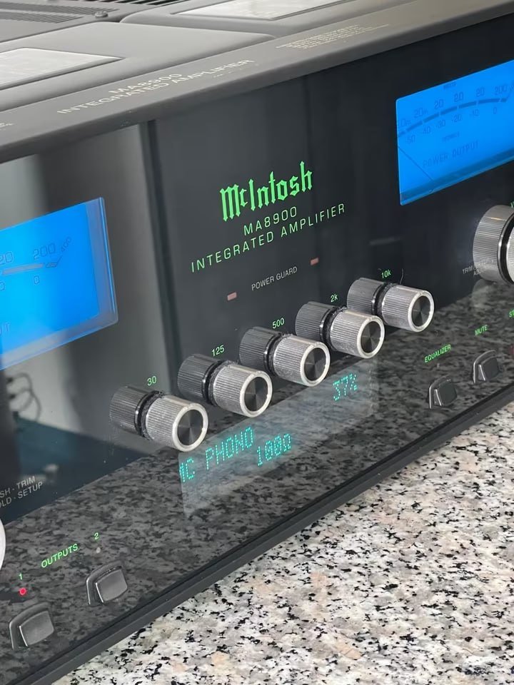 McIntosh MA8900