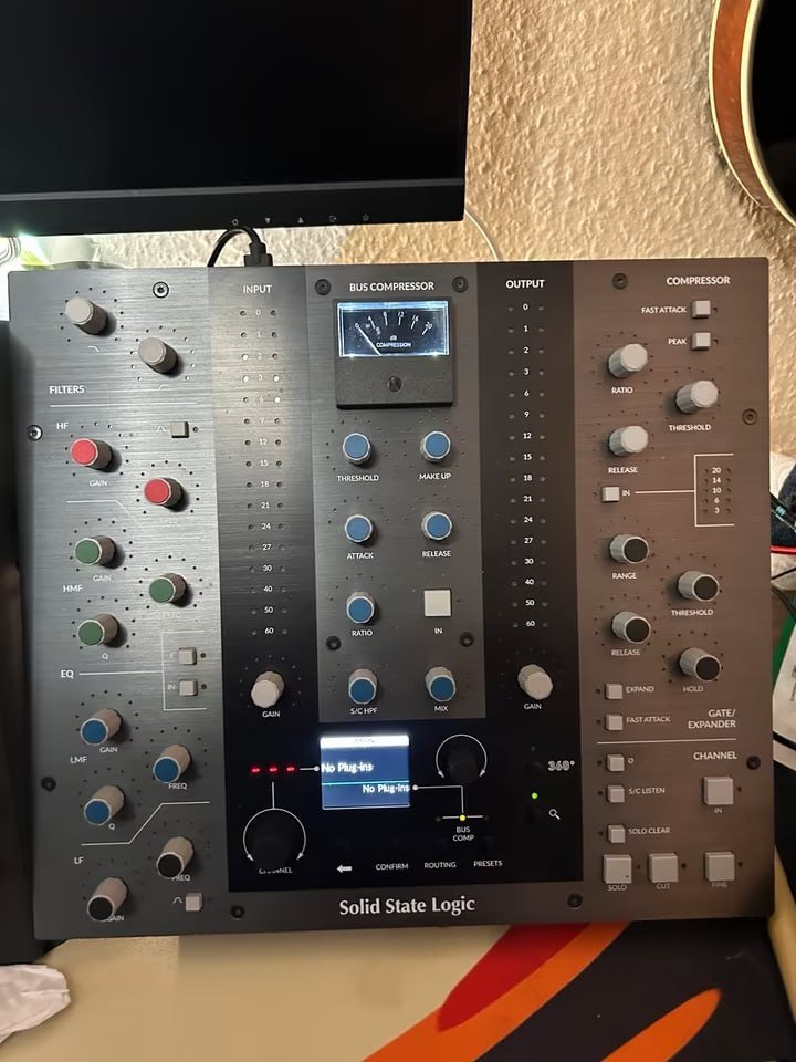 SSL UF8 + UC1 Bundle