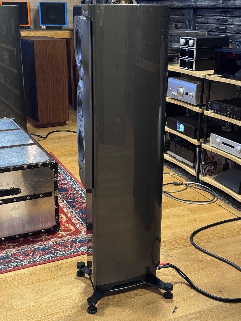 Dynaudio Confidence 30