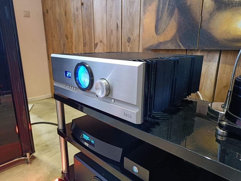 Pass Labs INT-60