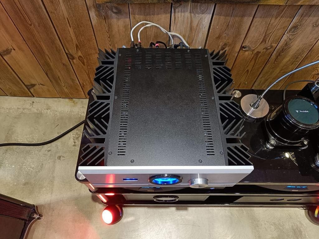 Pass Labs INT-60